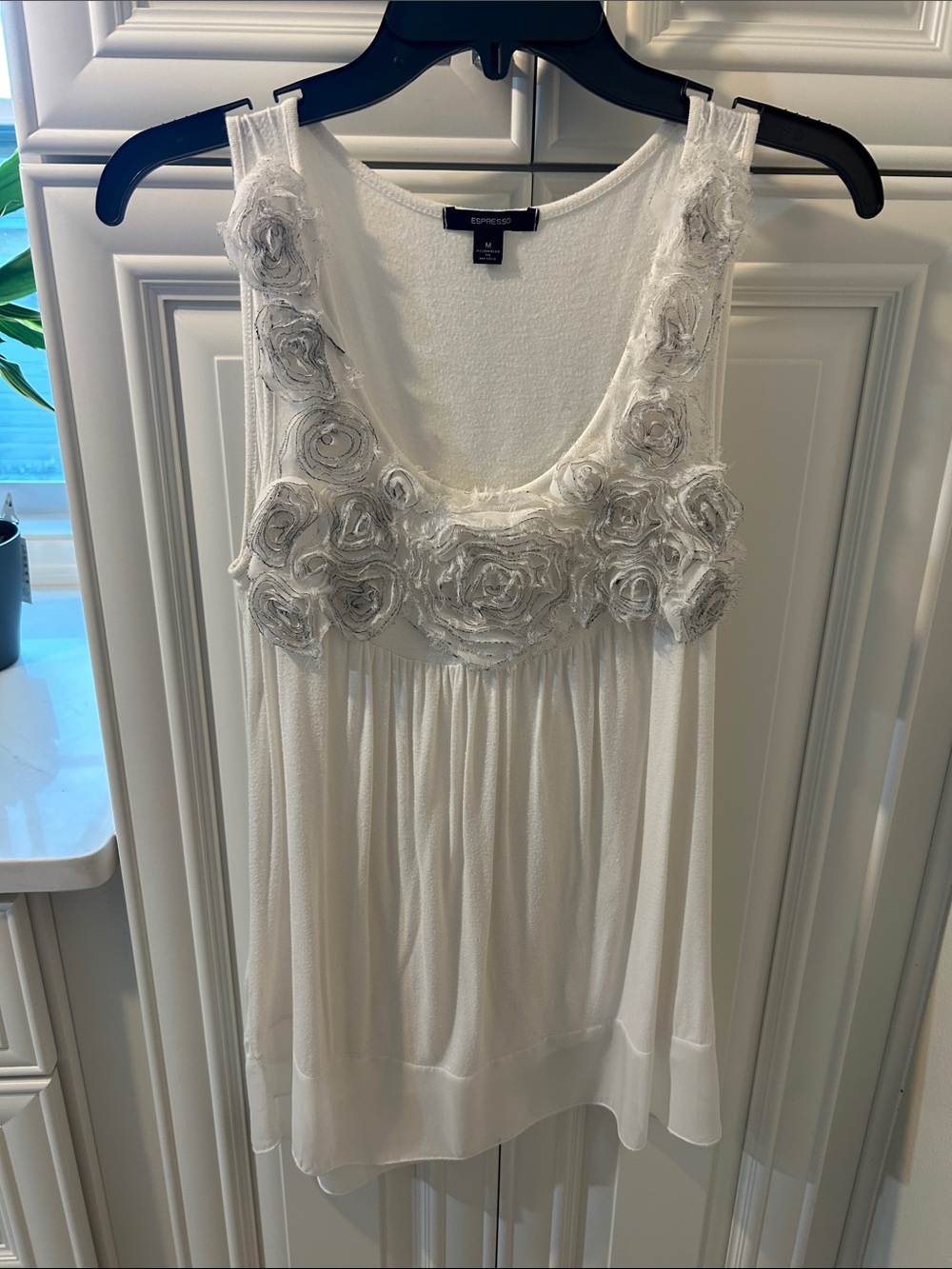 Expressions White Floral Rosette Sleeveless Camisole